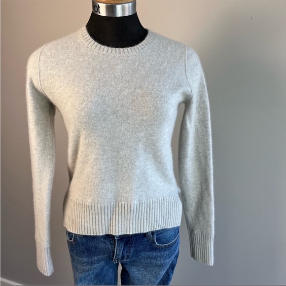 Club Monaco | Italian Cashmere Crew Neck in Grey Size XS - Picture 5 of 10
